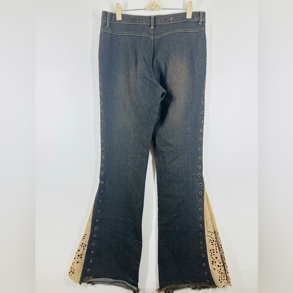 NWOT Younique Rivet Suede Y2K Flare Jeans Blue Brown 11 28 - Picture 2 of 4